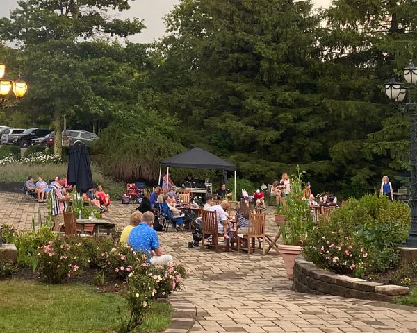 Live music and events at Chateau Morrisette